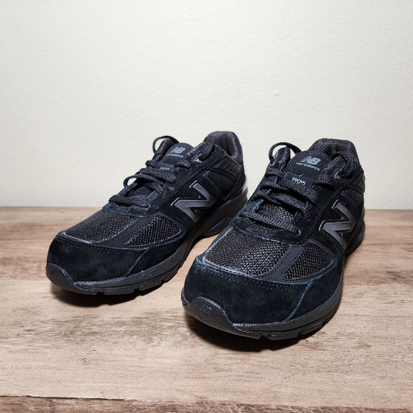 New Balance 990v5 Big Kid Triple Black Sneakers Suede Shoes Size 5.5 - Picture 2 of 11